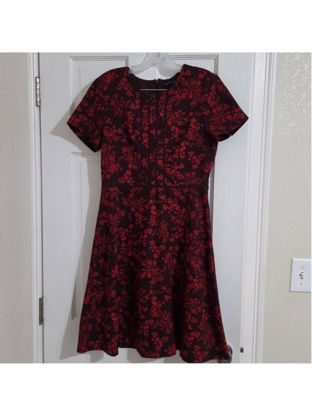 Banana Republic Burgundy and Red Floral Fit-and-Flare Dress Size 6